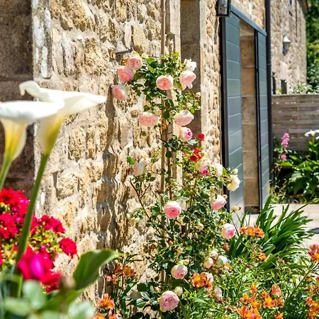 Villa La Maison A Avec Son Jardin Clos De 2 A 6 Personnes A 5 Mn Des Plages *